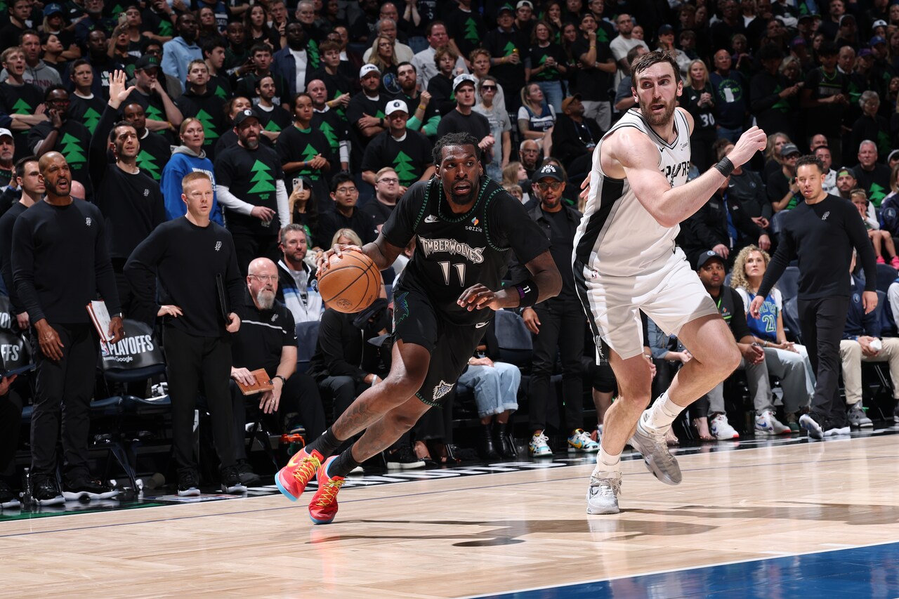 Wolves Pics: Wolves Take GAME 4 Over San Antonio Spurs, 114-109 | 05.10 ...