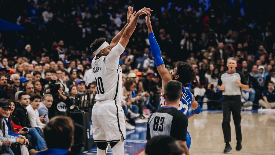 Gallery Nets vs. 76ers Photo Gallery