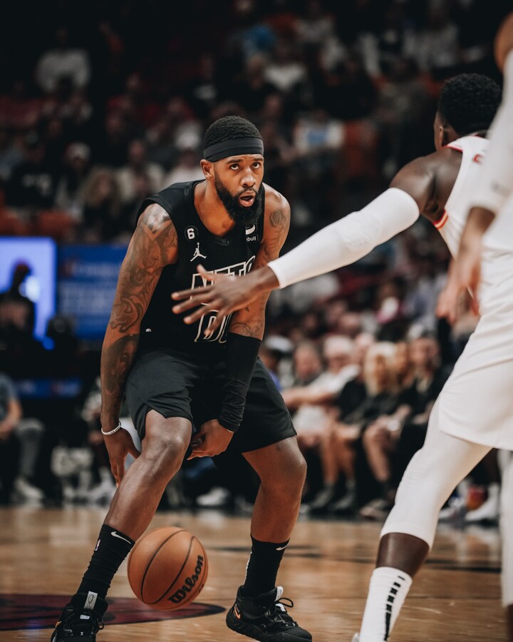 Gallery Nets vs. Heat Photo Gallery