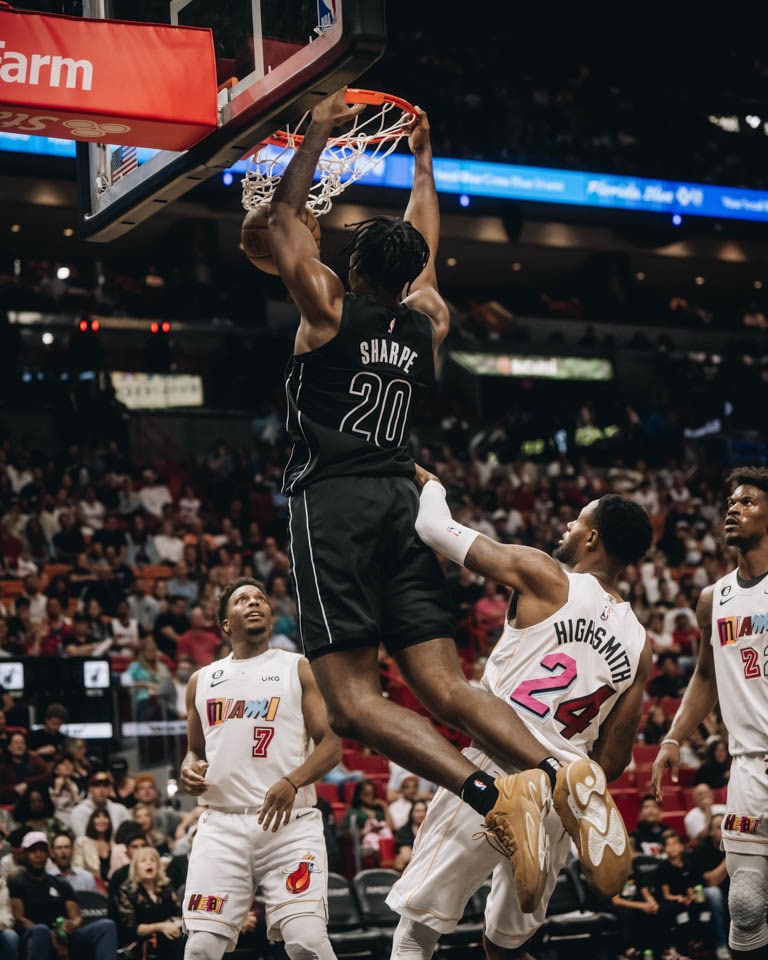 Gallery Nets vs. Heat Photo Gallery