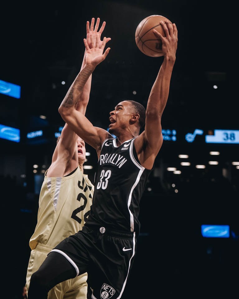 Gallery Nets vs. Jazz Photo Gallery