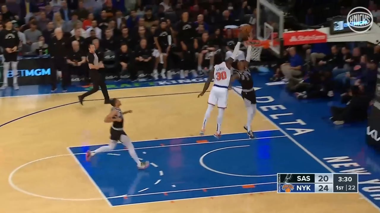 HUGE BLOCK FROM JULIUS! | New York Knicks