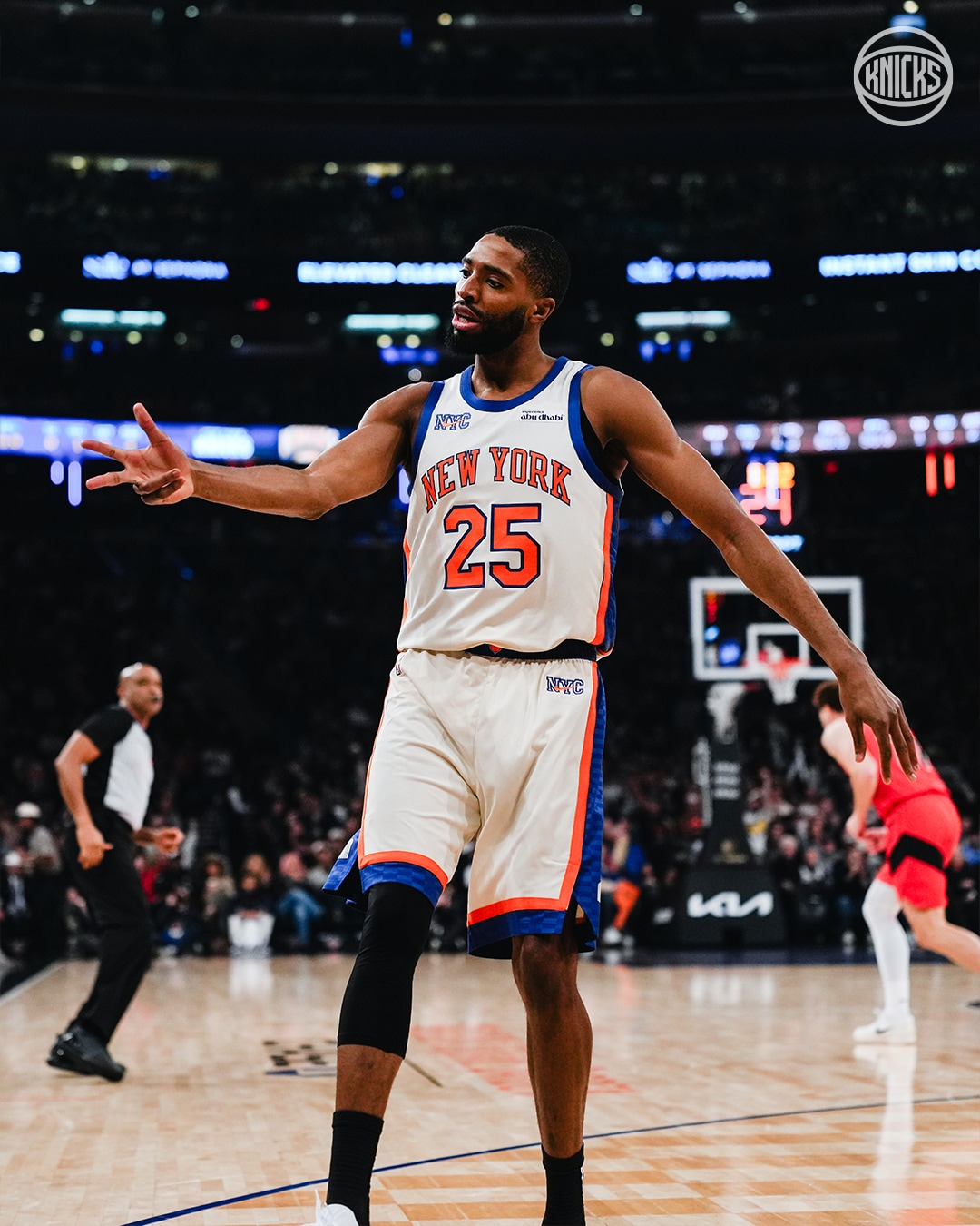 Knicks on the Court: November 30 vs Toronto Raptors | New York Knicks