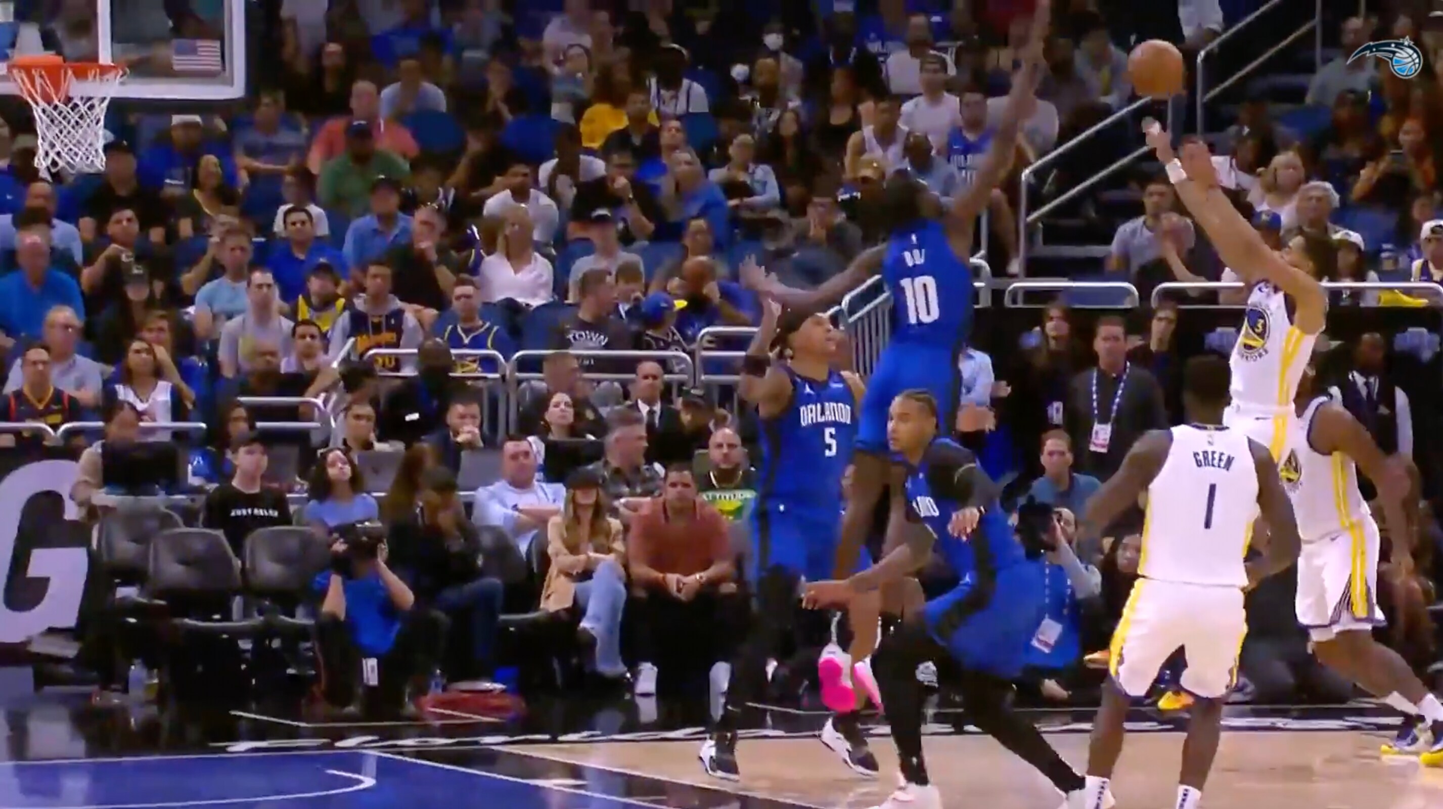 Chuma Okeke's One-Handed Throwdown | NBA.com