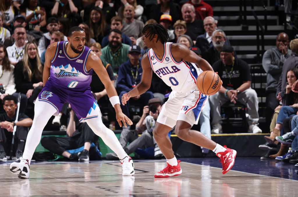 Tyrese Maxey driving to the basket for the Philadelphia 76ers