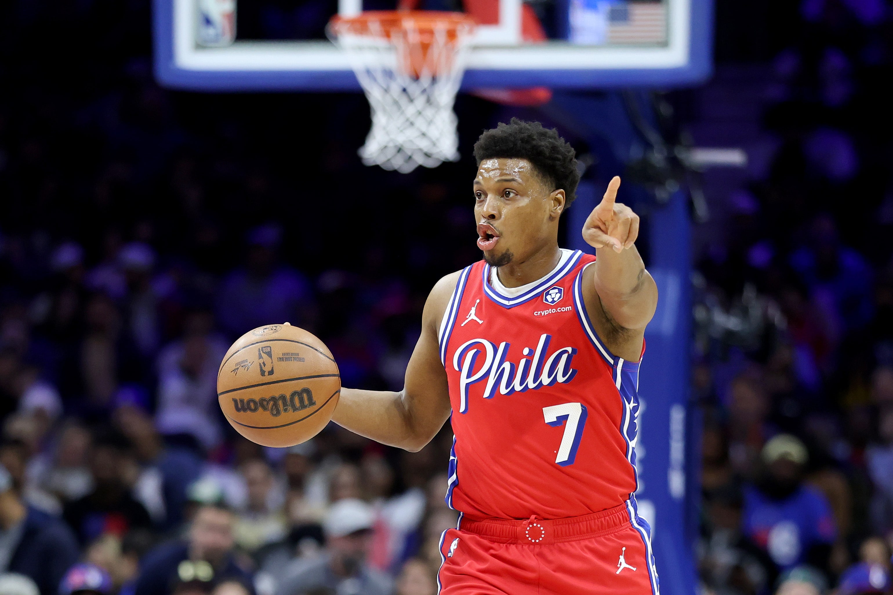 Kyle Lowry #7 dribbling down the court