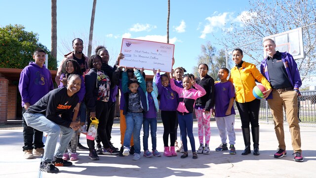 PHOENIX SUNS CHARITIES AWARDS GRANT TO BLACK MOTHERS FORUM IN 