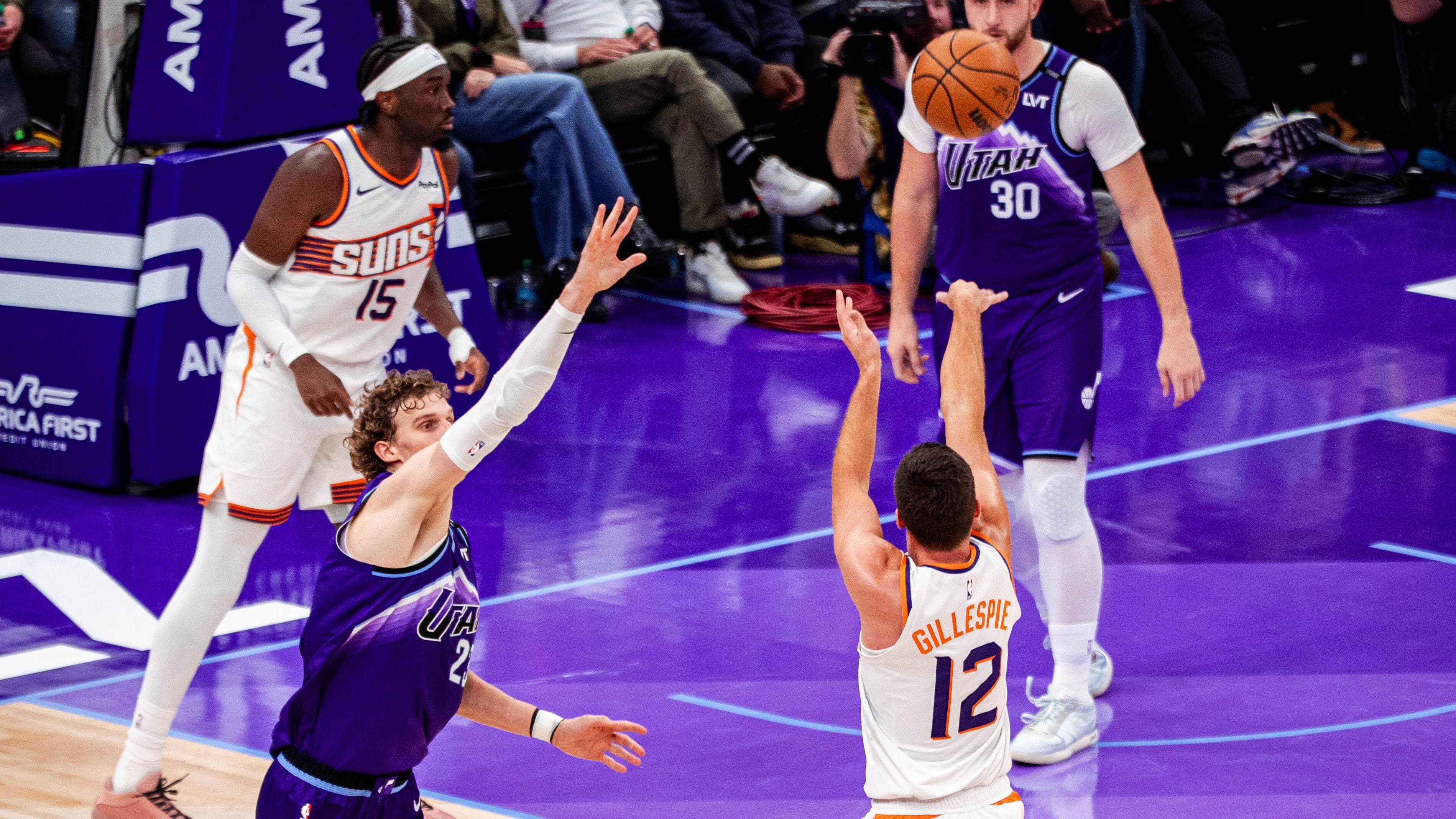 し*読様 NBA PROPLAYER PHOENIX SUNS ナイロンJKT し*読様 NBA PROPLAYER PHOENIX SUNS ナイロンJKTの通販はau PAY
