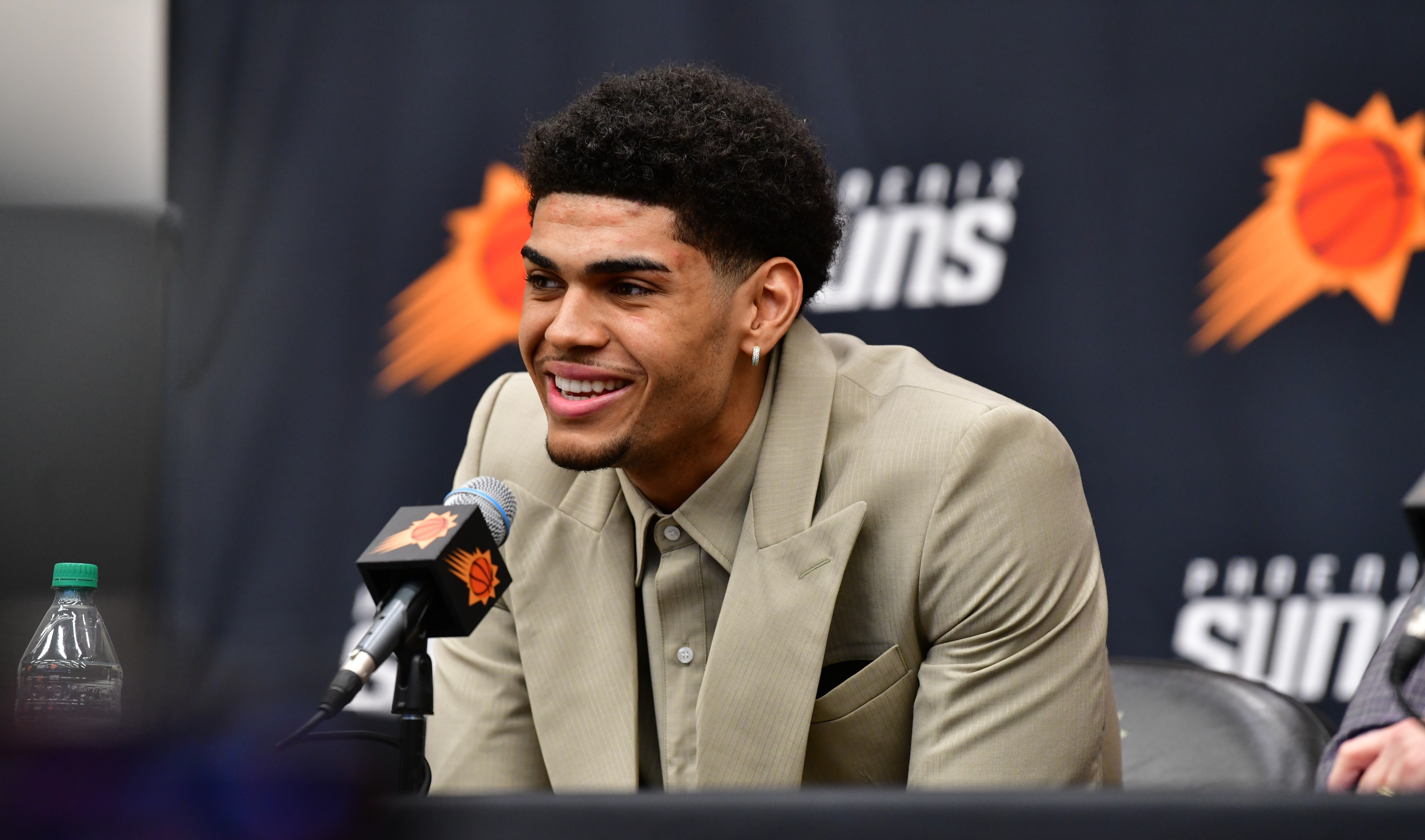 INTRODUCING PERSONALIZED STYLE FOR THE NBA'S BEST FANS | Phoenix Suns