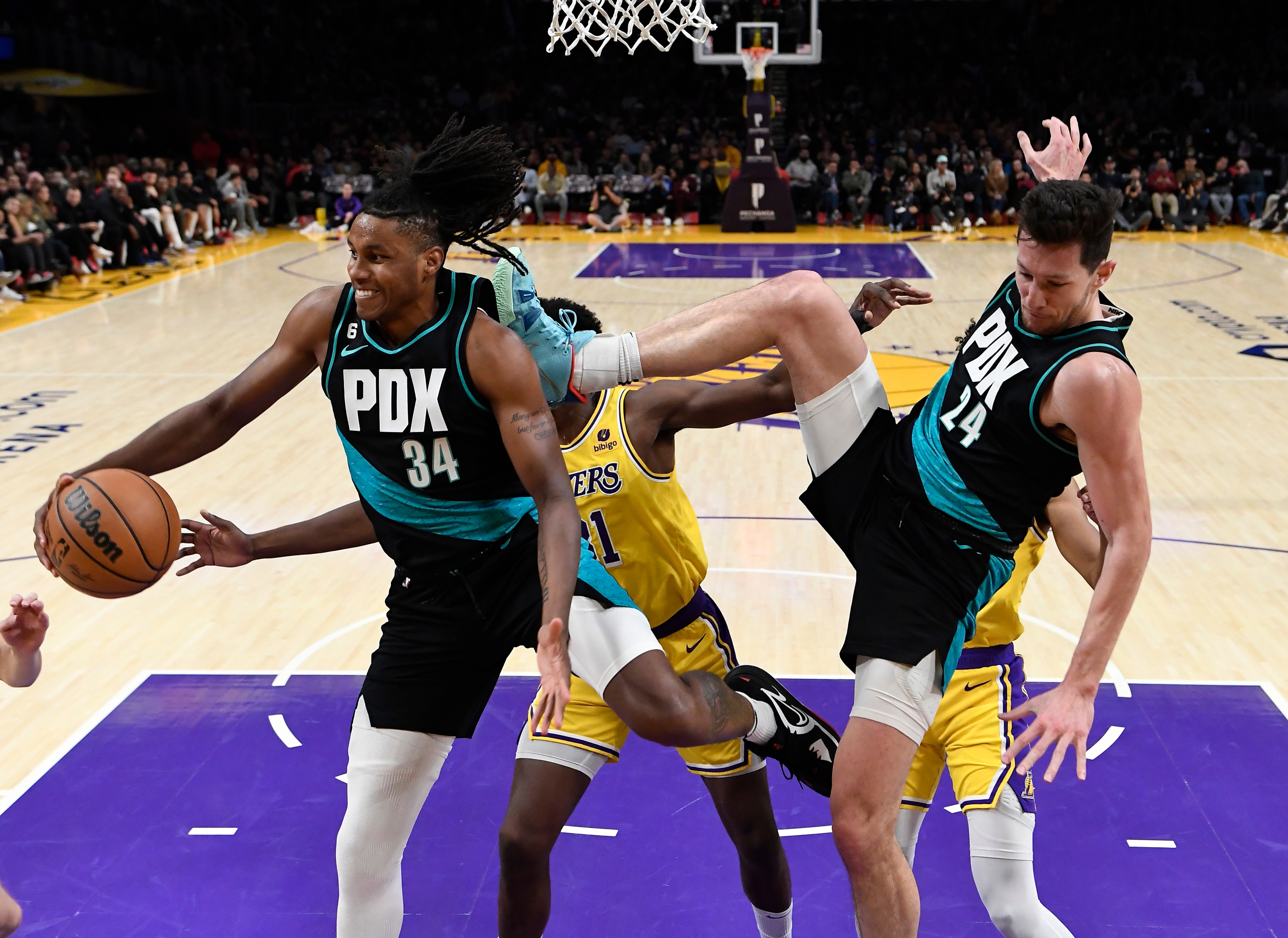 PHOTOS » Trail Blazers vs Lakers on November 30th, 2022 | Portland