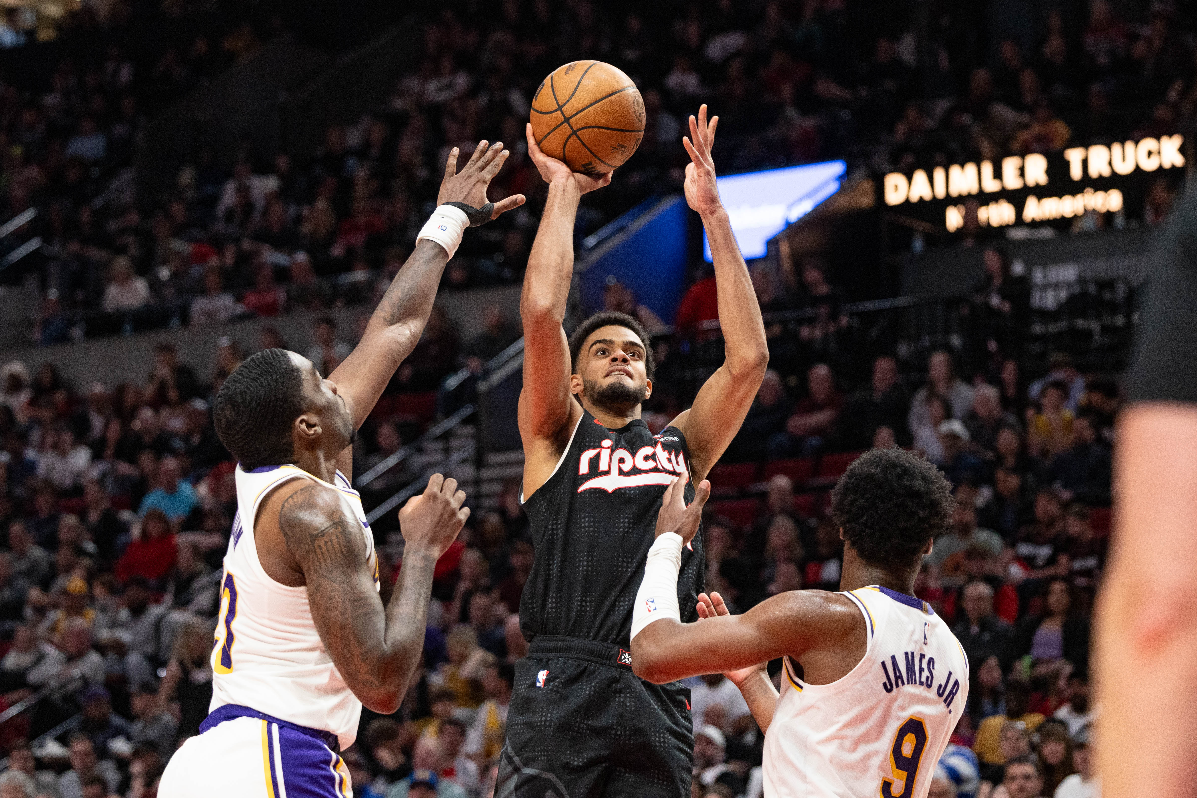 sur Le Roster. | Les Français des Blazers en 2025-26 : quels objectifs ? Trail Blazers face the Los Angeles Lakers on April 13, 2025. Bruce Ely / Trail Blazers