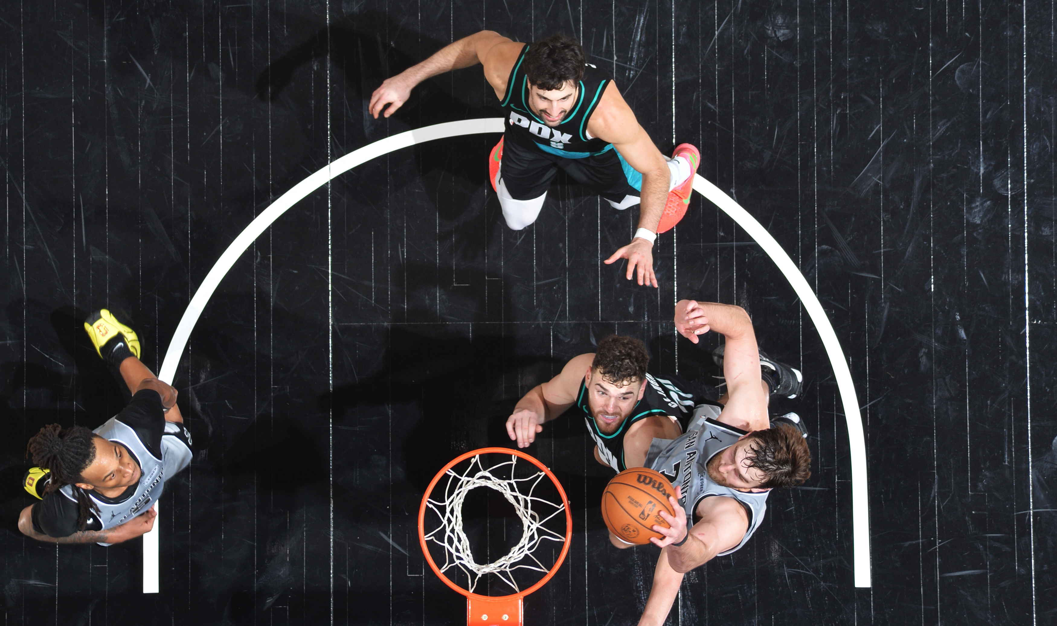 פריוויו ל-8 משחקי שני בסימן יום ההולדת של אבדיה שהיה שלשום / עמיחי קטן פריוויו ל-8 משחקי שני בסימן יום ההולדת של אבדיה שהיה שלשום / עמיחי קטן