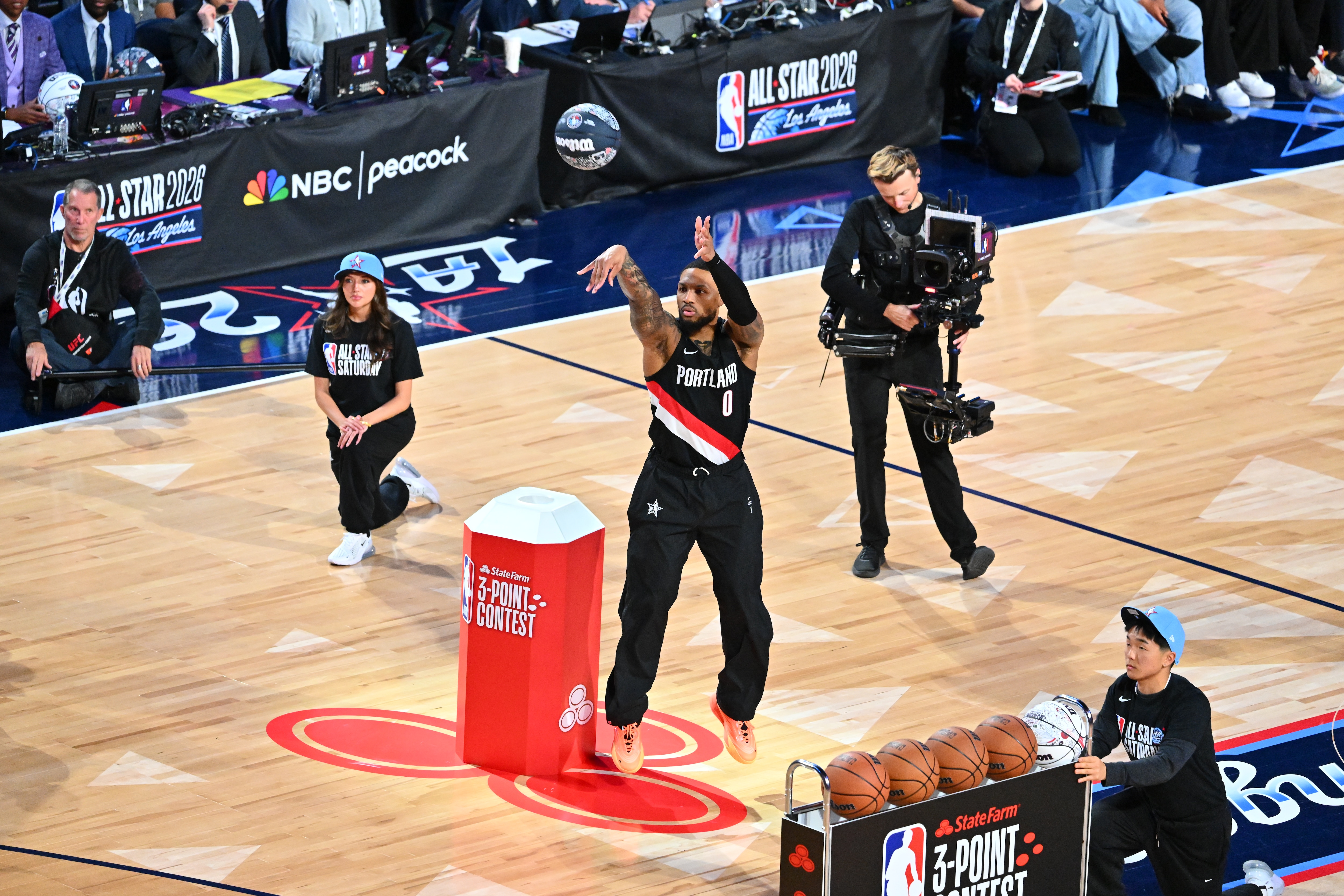 PHOTOS » Damian Lillard Wins 2026 Three-Point Contest At All-Star