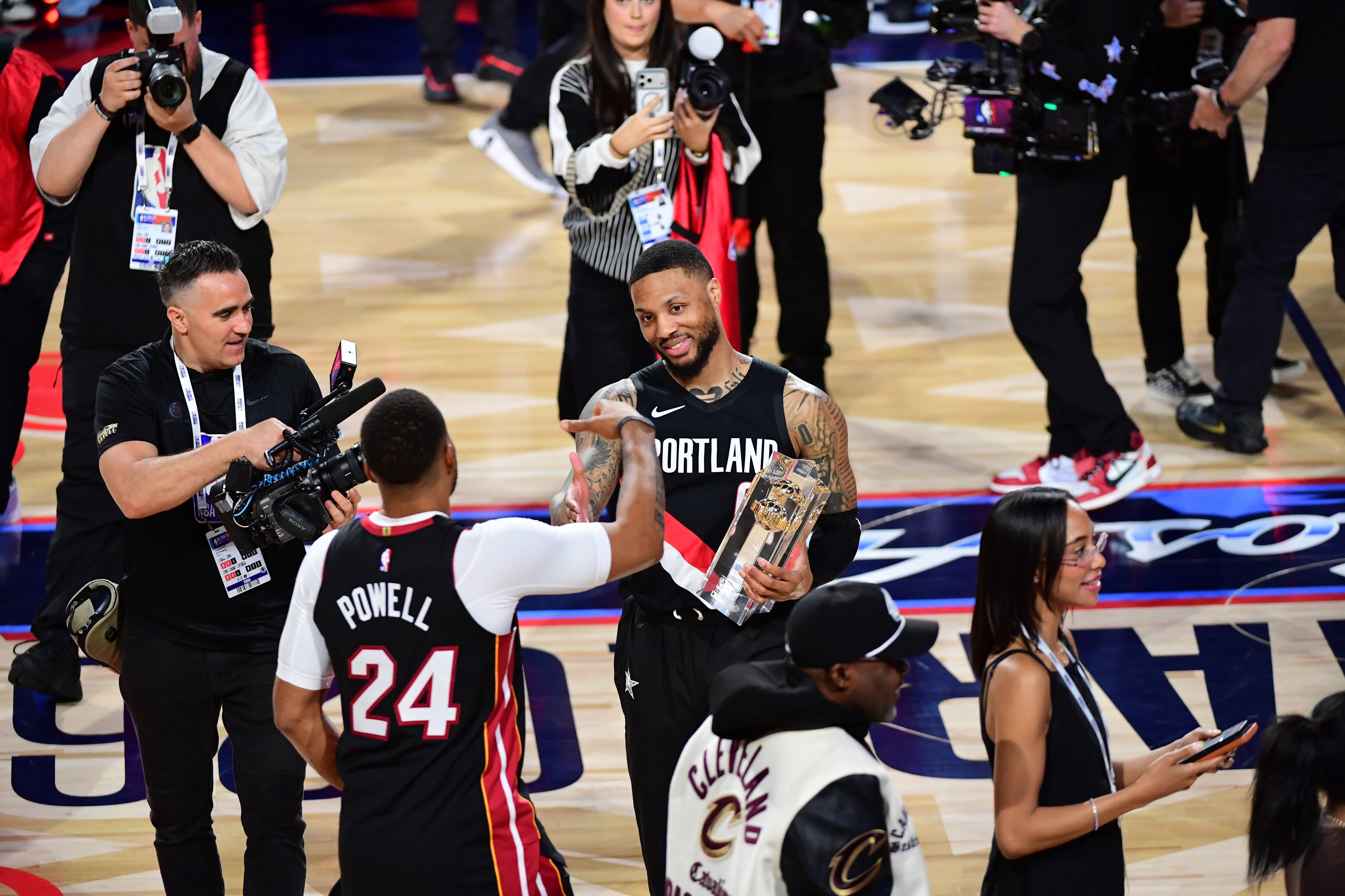 PHOTOS » Damian Lillard Wins 2026 Three-Point Contest At All-Star