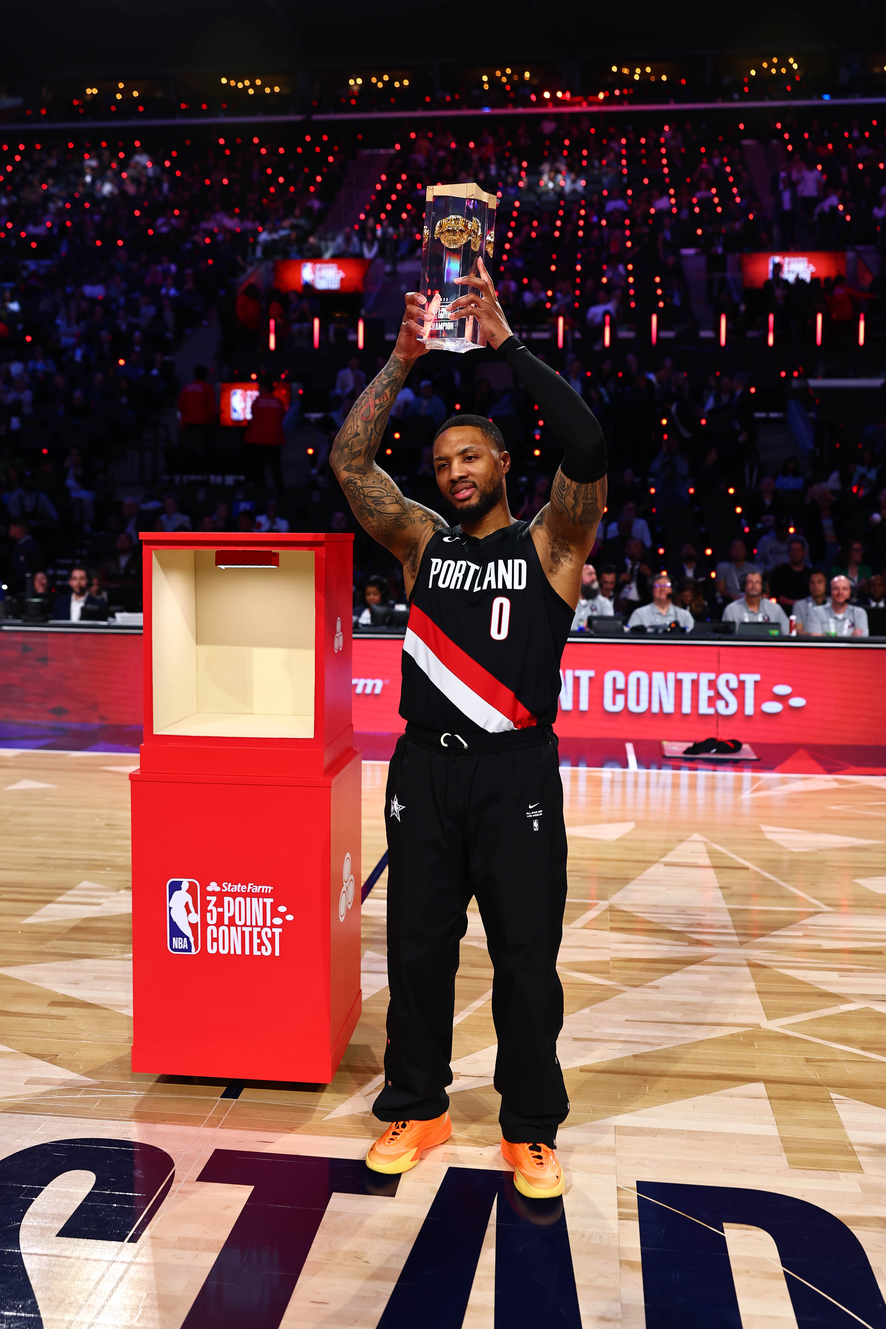 PHOTOS » Damian Lillard Wins 2026 Three-Point Contest At All-Star