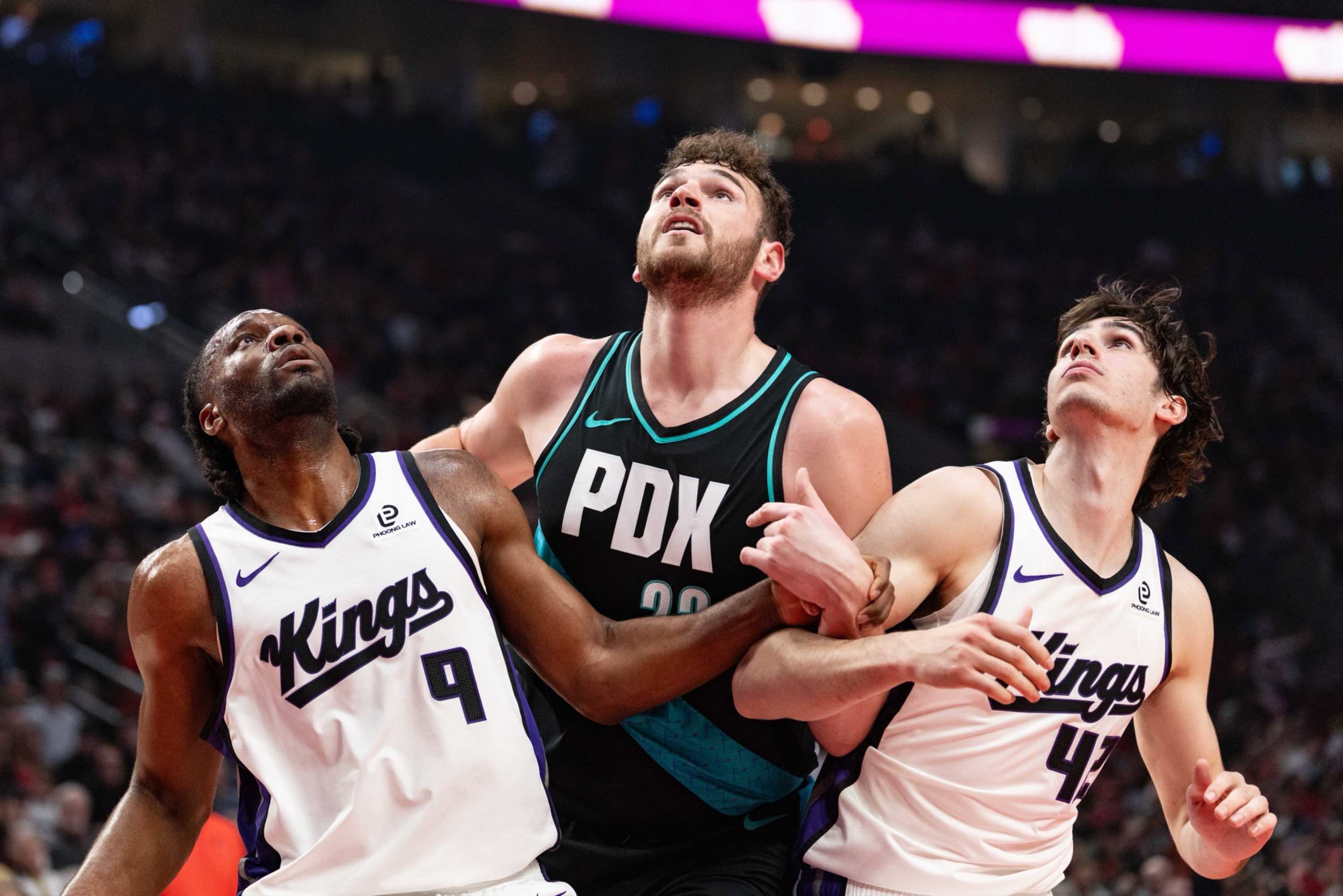 Fourth-Quarter Rally Extinguishes Suns, Sets Up First-Round