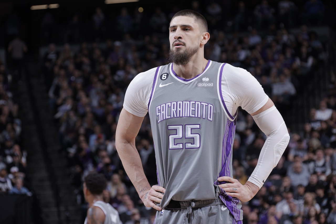 Sacramento Kings Re-sign Alex Len | Sacramento Kings
