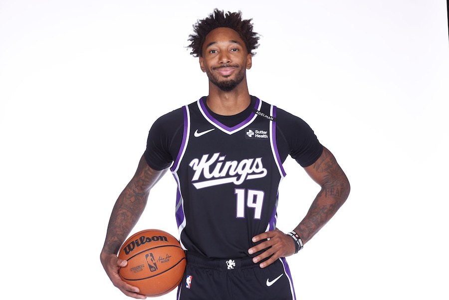 Sacramento Kings Convert Leaky Black to Two-Way Contract