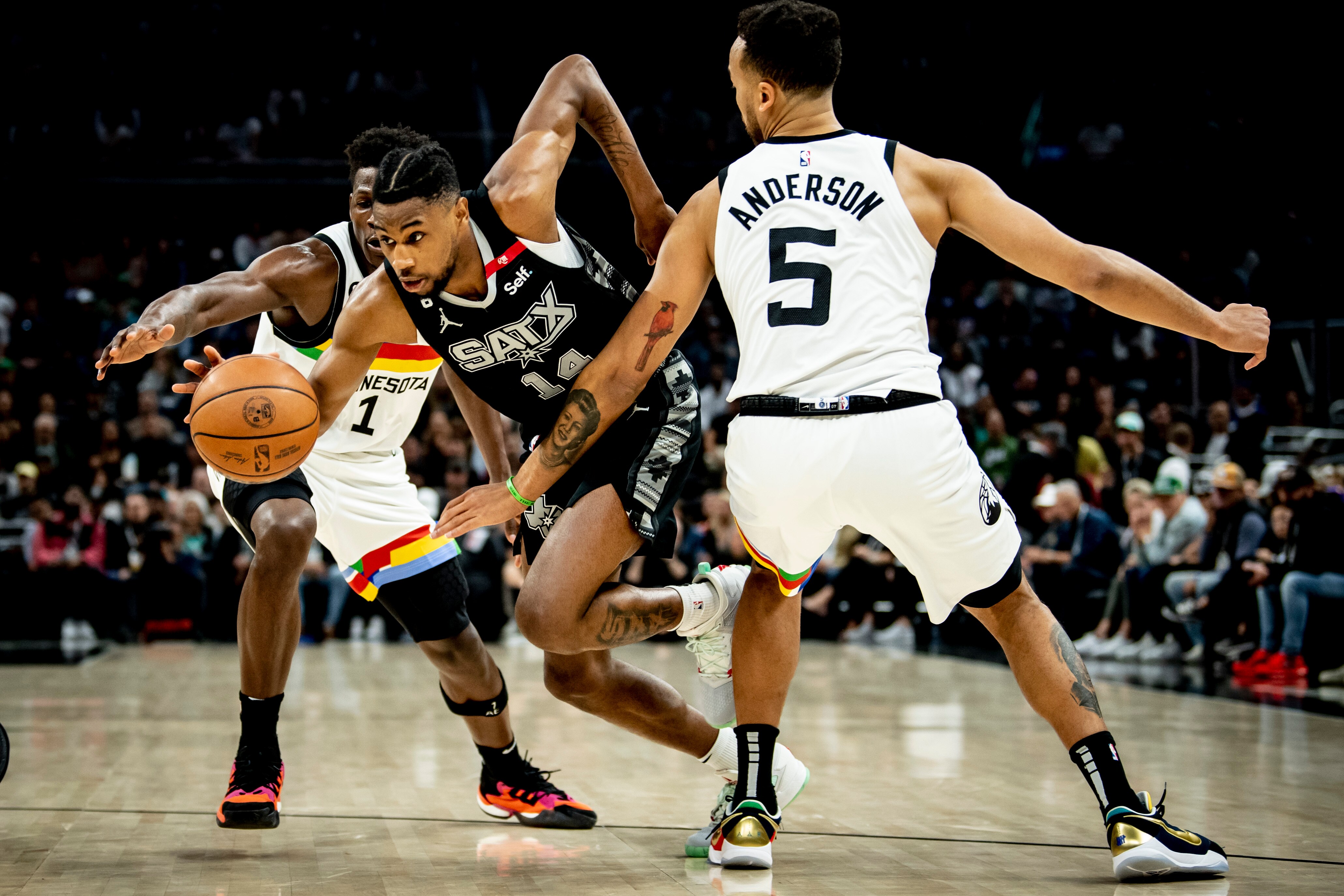 Photos Spurs vs. Timberwolves 4/8 Photo Gallery