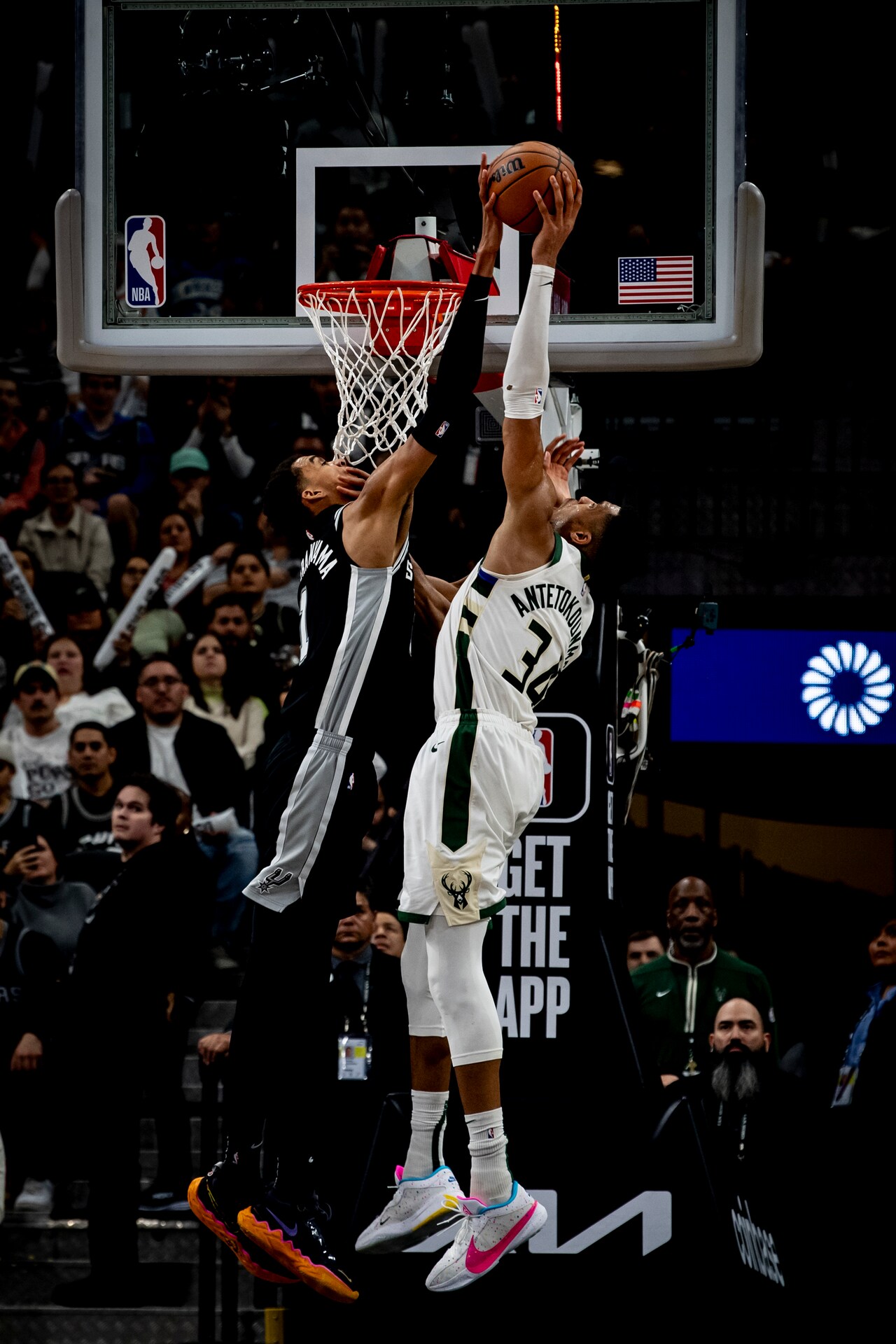 Photos: Spurs vs Milwaukee Bucks I 1/04/24 | San Antonio Spurs