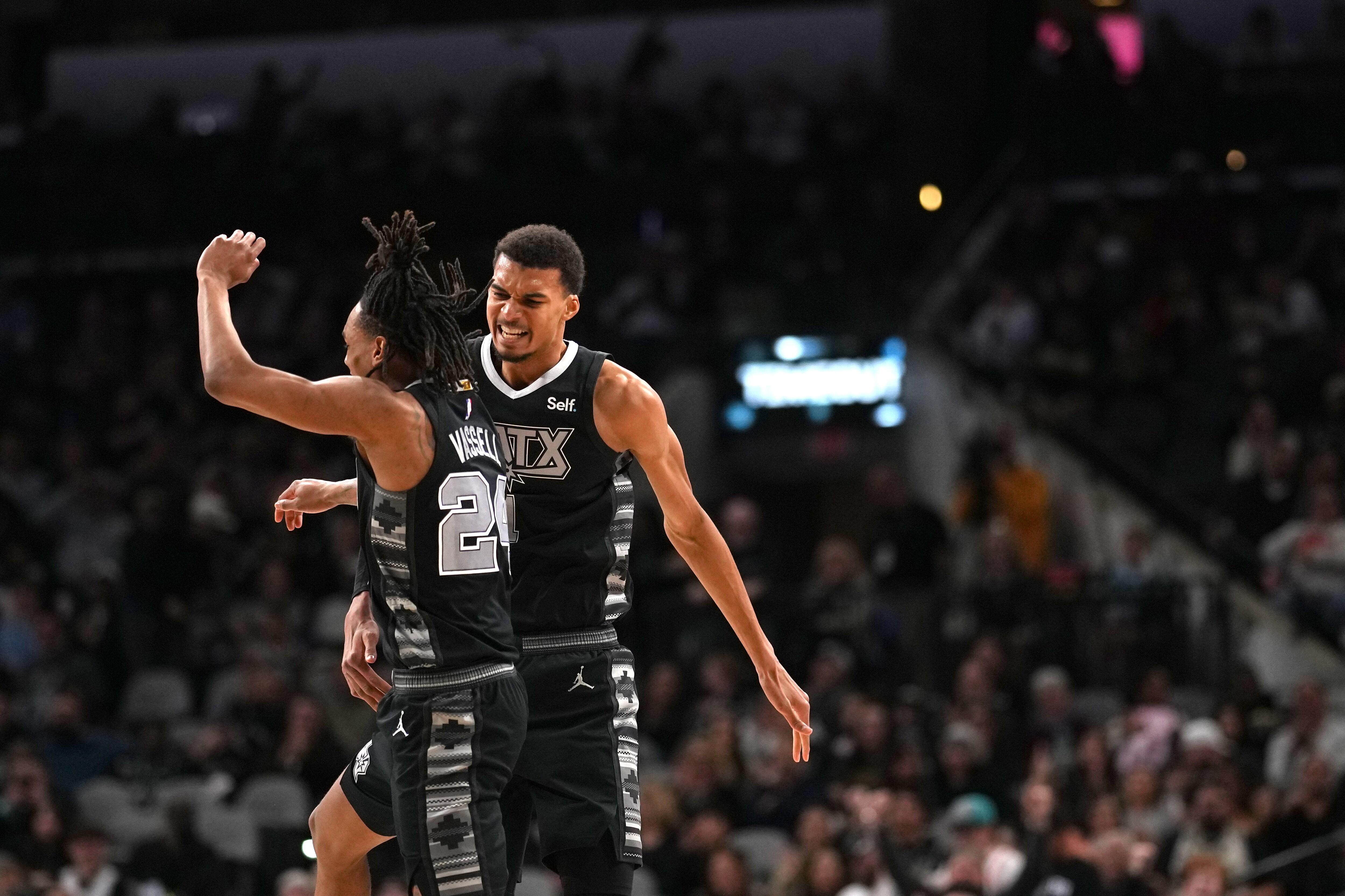 Photos: Spurs vs Charlotte Hornets I 1/12/24 Photo Gallery | NBA.com