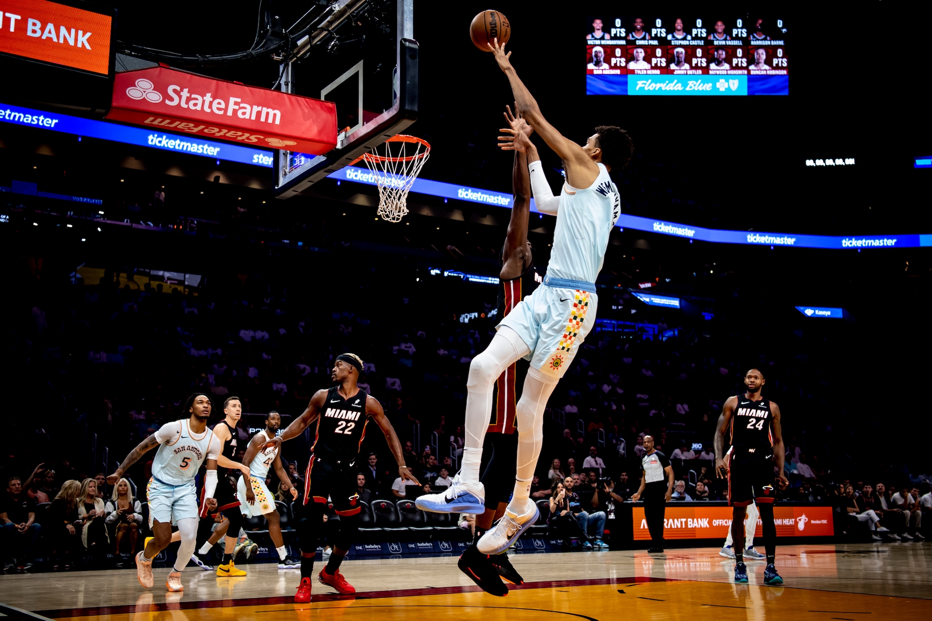 הבאקס נגד הווריורס והספרס נגד ההיט בחמישי / תומר שנאן