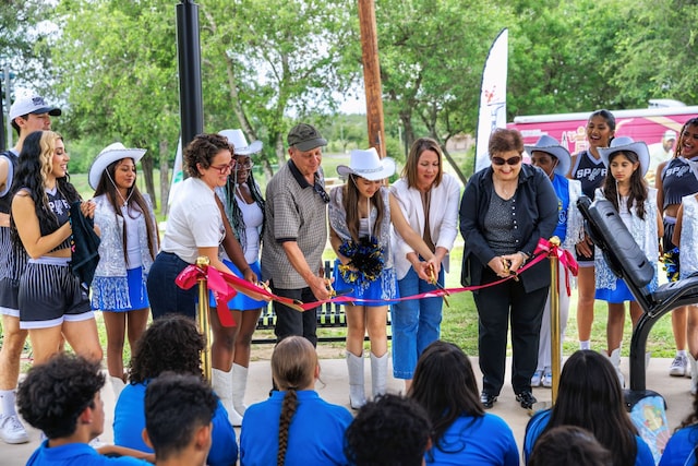 Spurs Give Unveils New Fitness Equipment At Joan Price Park As Part Of  'Play SA' Program | San Antonio Spurs