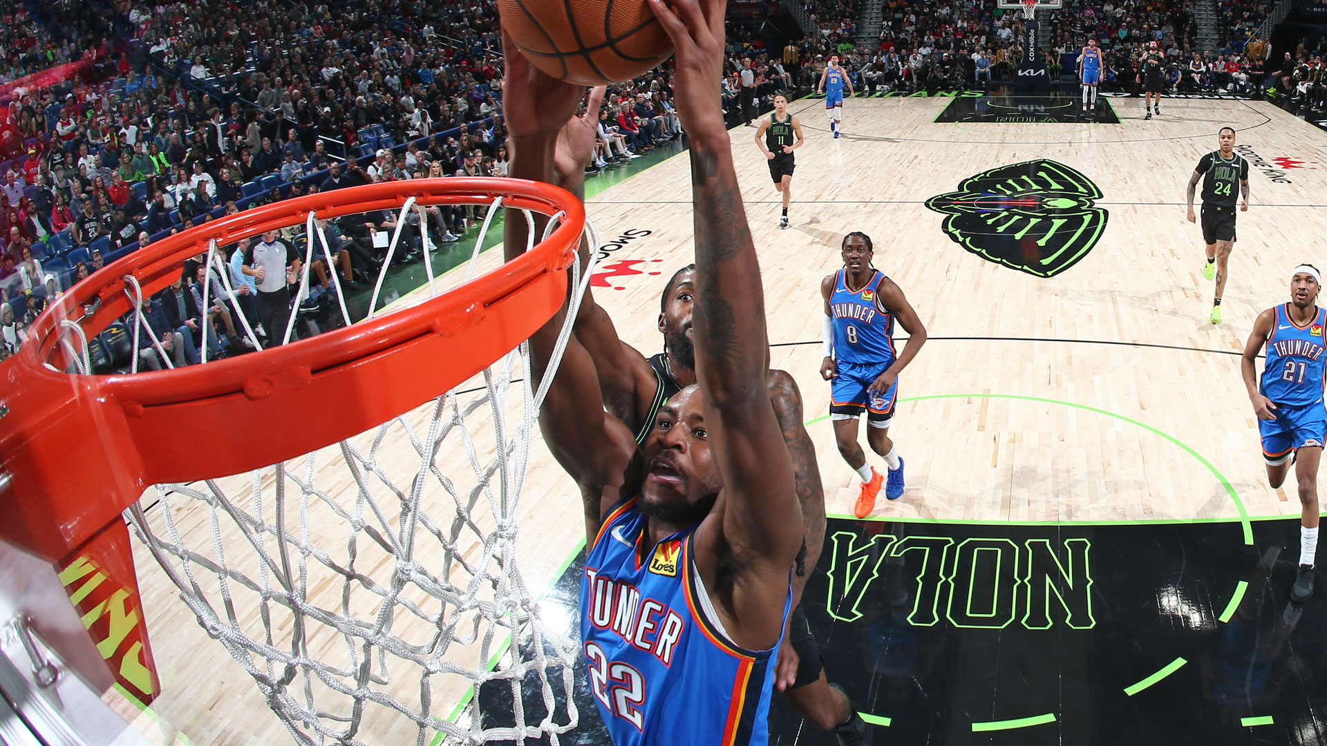 Photos: Thunder at Pelicans Photo Gallery