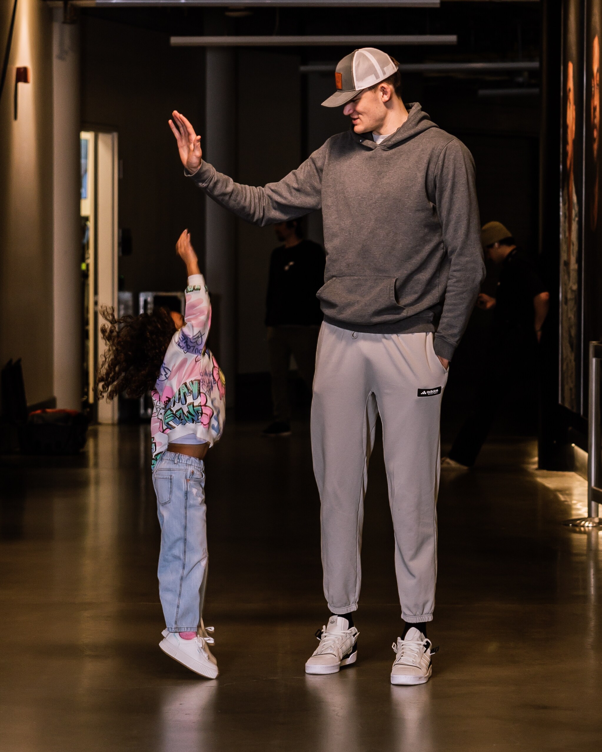 PHOTOS Walker Kessler 22/23 Season Photo Gallery