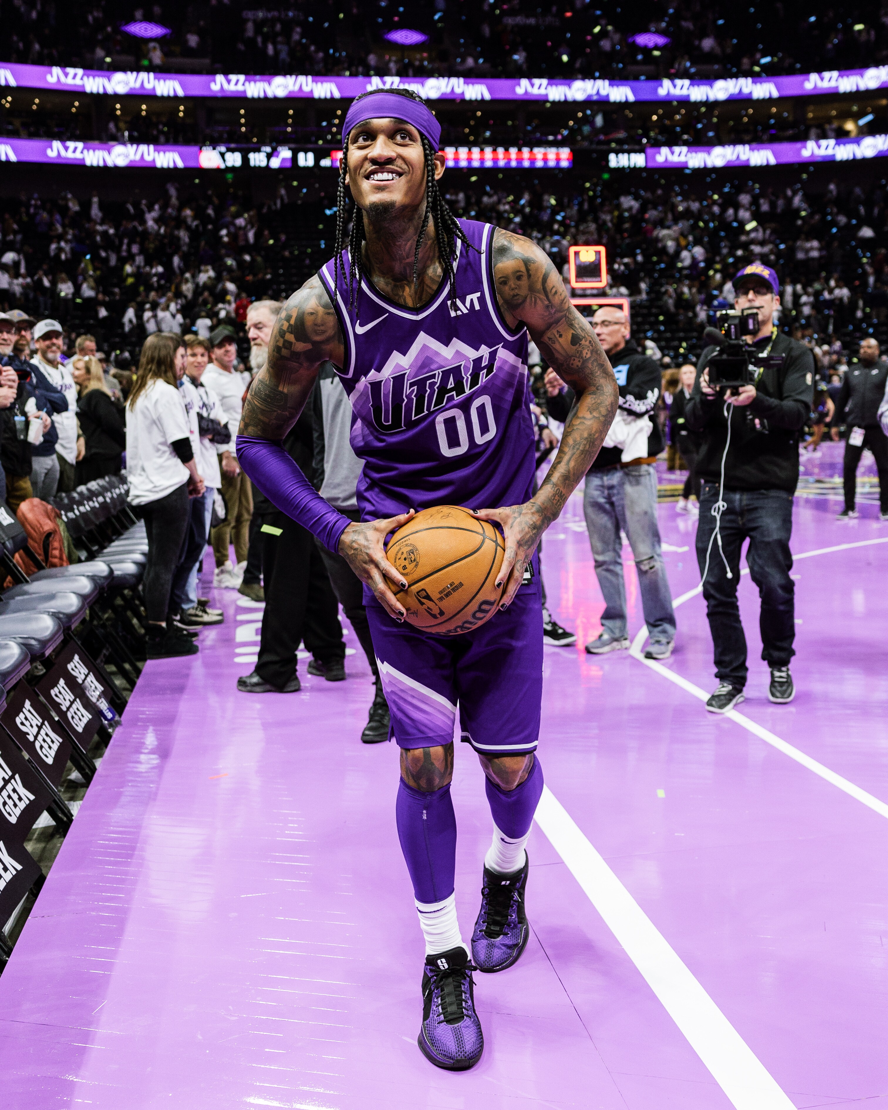 jordan clarkson new shoes