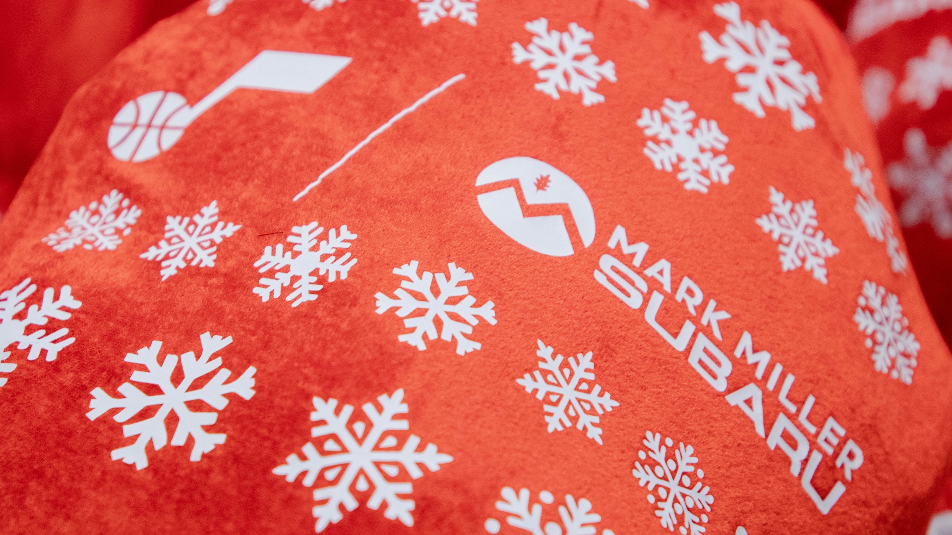 photos-mark-miller-subaru-santa-sacks-prep-utah-jazz