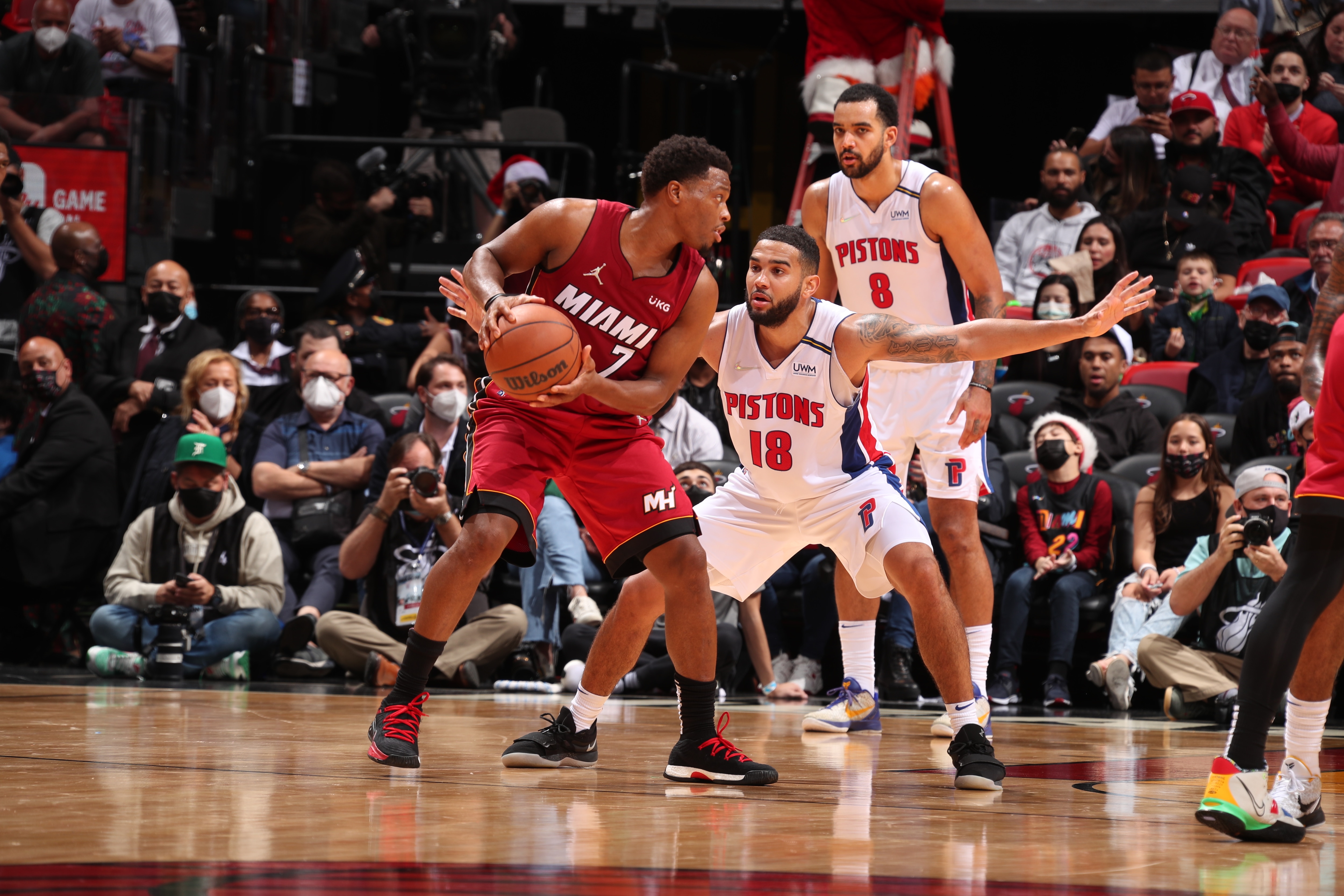 Ravaged Pistons battle Heat to the buzzer