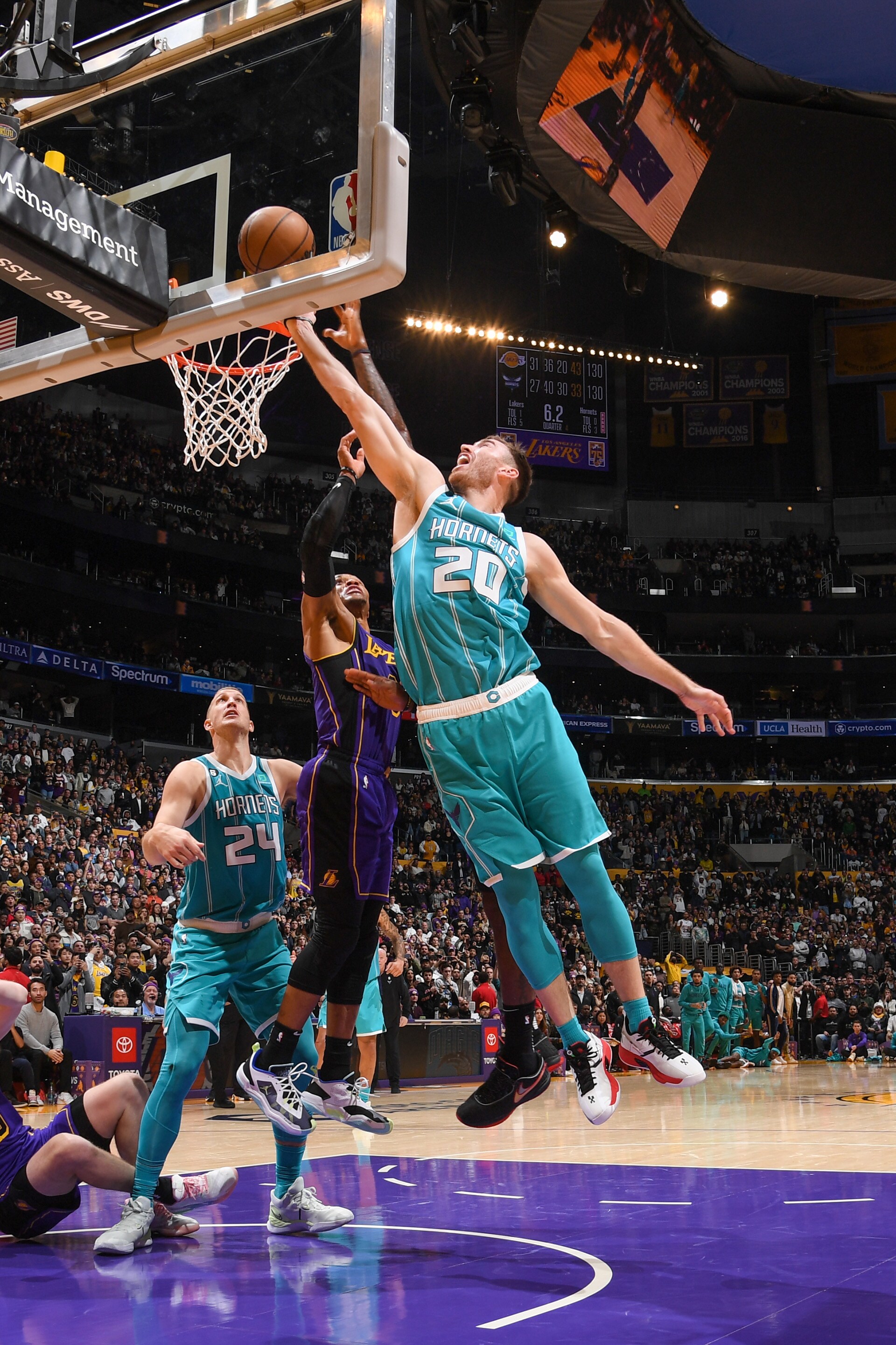 vs Lakers Gallery 12/23/22 Photo Gallery