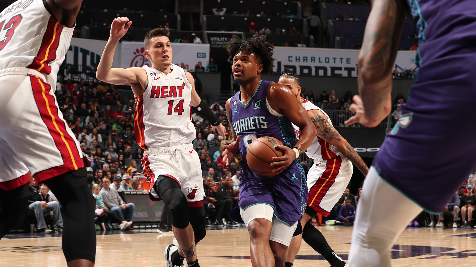 Hornets - The official site of the NBA for the latest NBA Scores, Stats