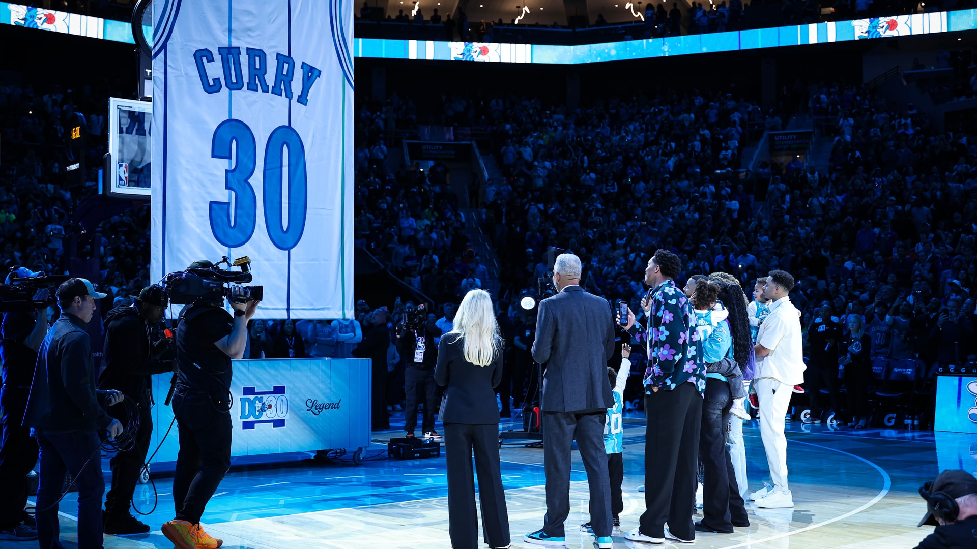 Charlotte Hornets Retire Dell Curry's No. 30 Jersey In Historic